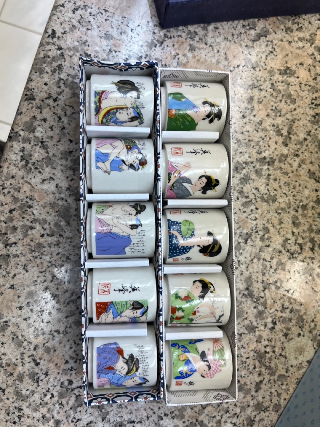 Set of 10 Japanese Geisha Cups and Sake Bottle - photo 2