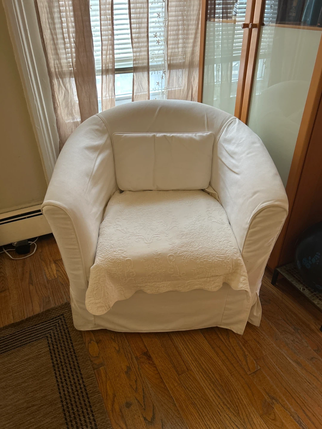 2 White ikea Accent Chairs with Lumbar Pillow - photo 4