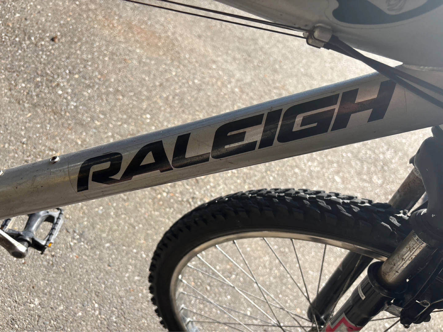 Raleigh Mountain Bike - Silver - photo 3