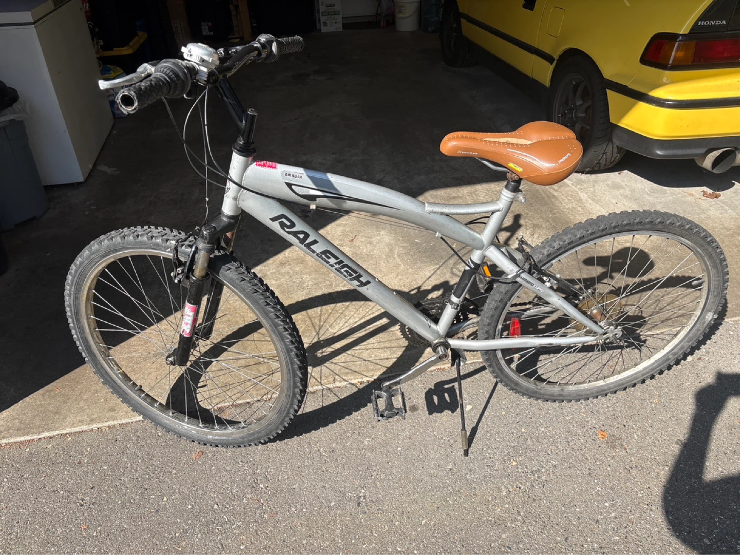 Raleigh Mountain Bike - Silver - photo 4