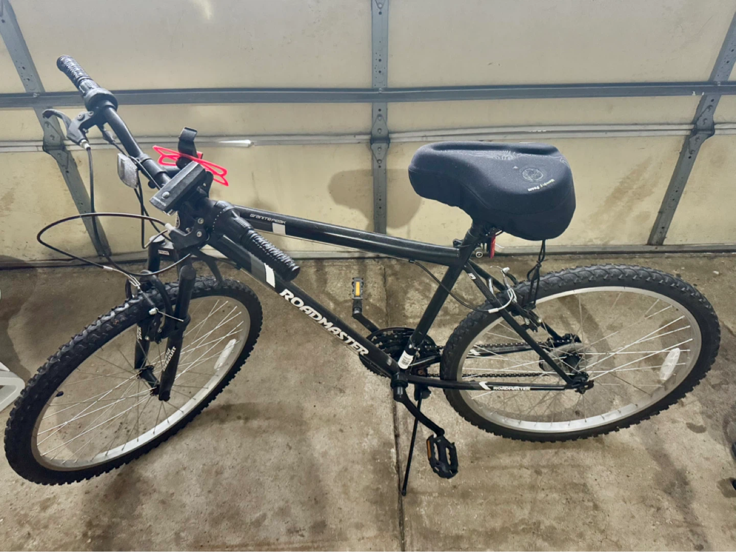 Roadmaster Mountain Bike - photo 3