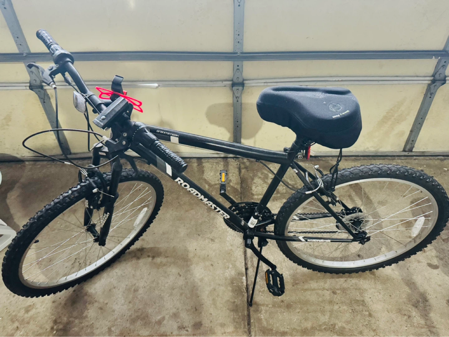 Roadmaster Mountain Bike - photo 2
