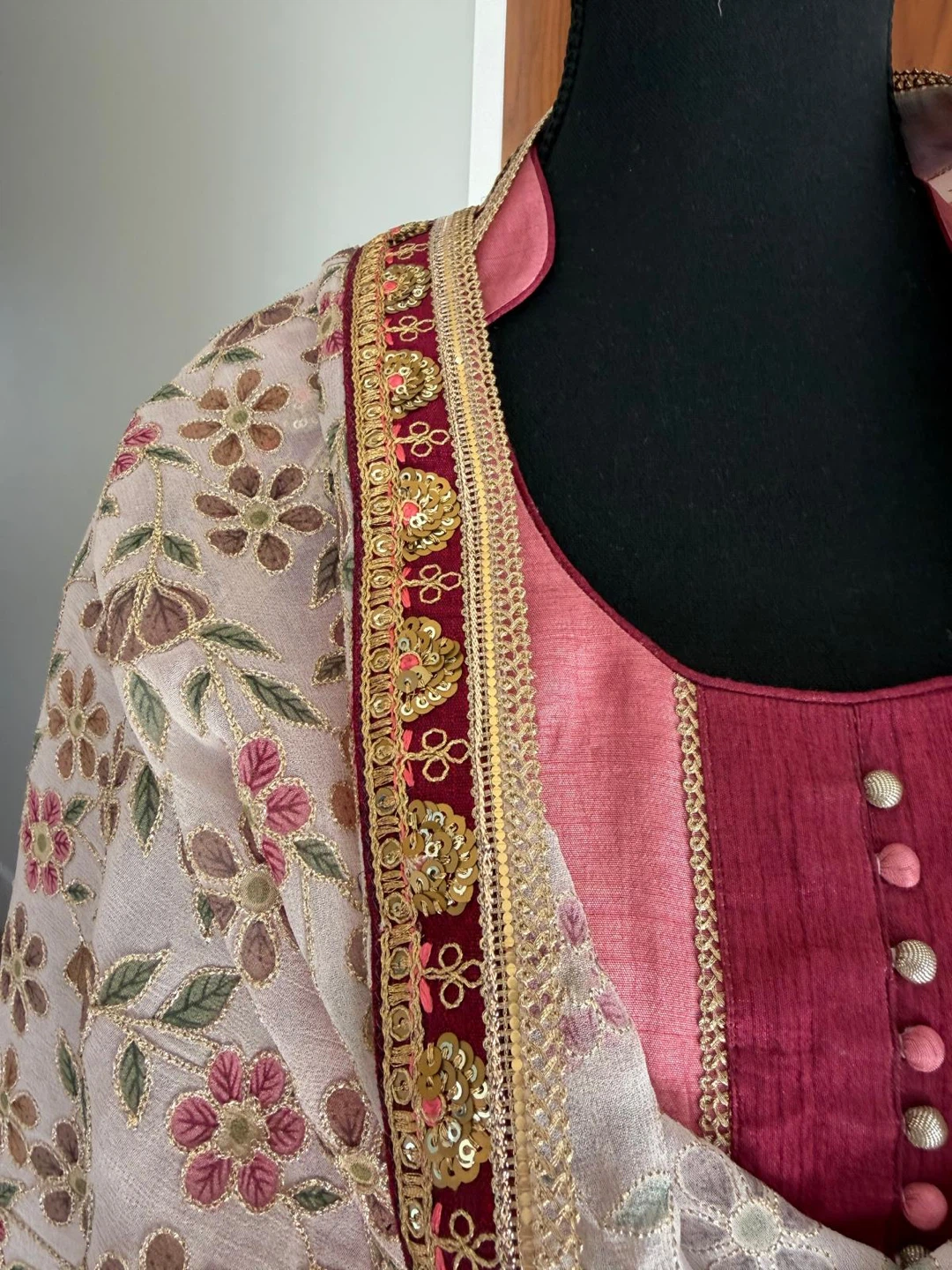 Pink Ombre Kurti with Floral Embroidery - photo 2