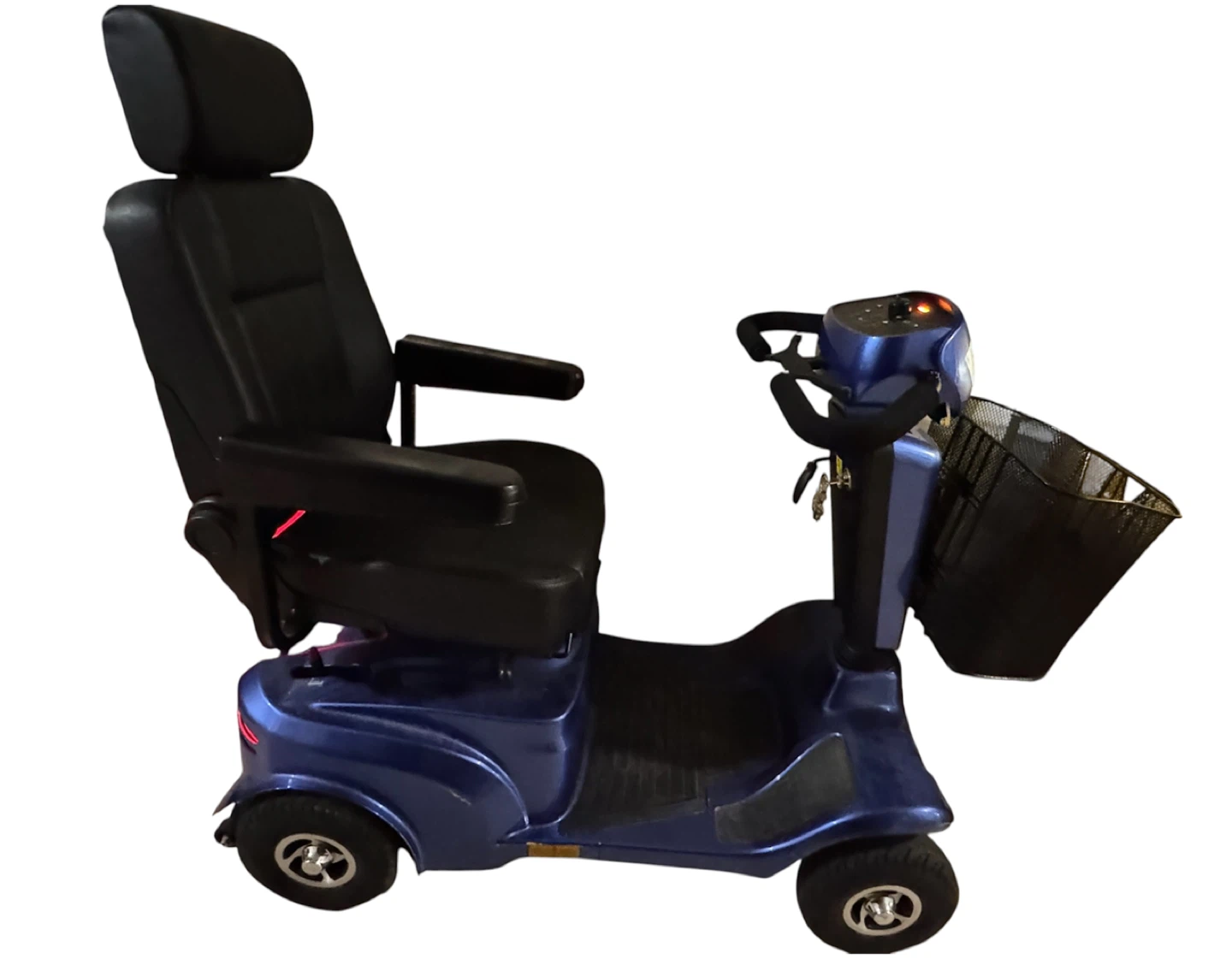 Electric 4 Wheel Mobility Scooter Like New - photo 2