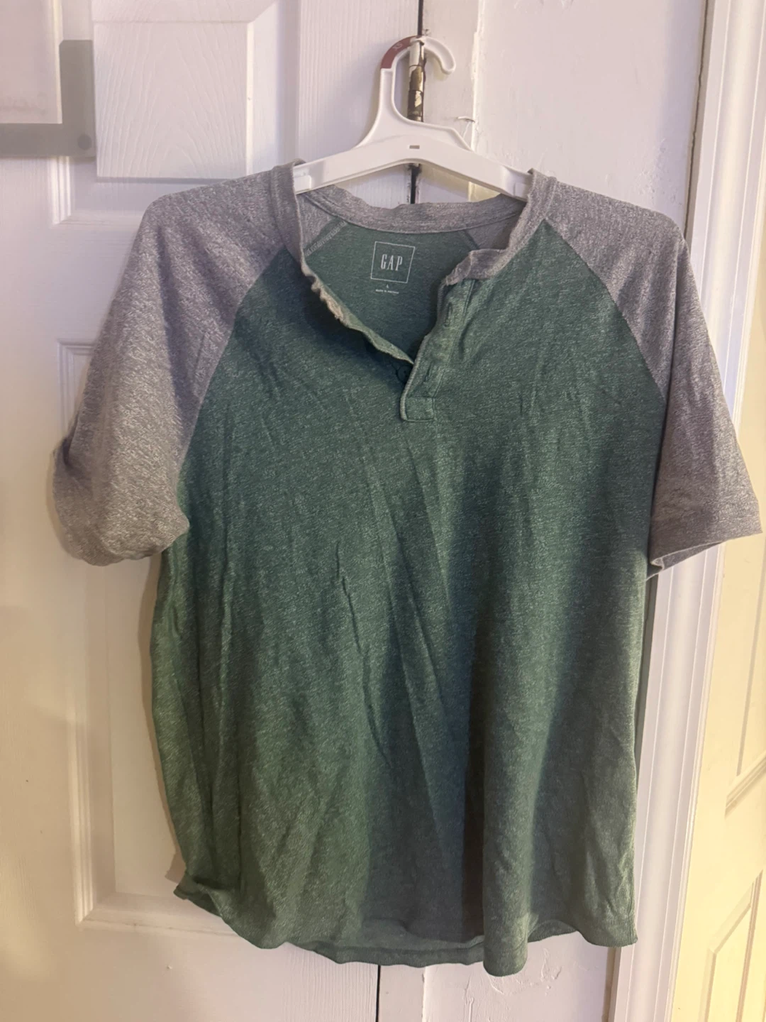 GAP Men's Henley Shirt Size L Green Heather