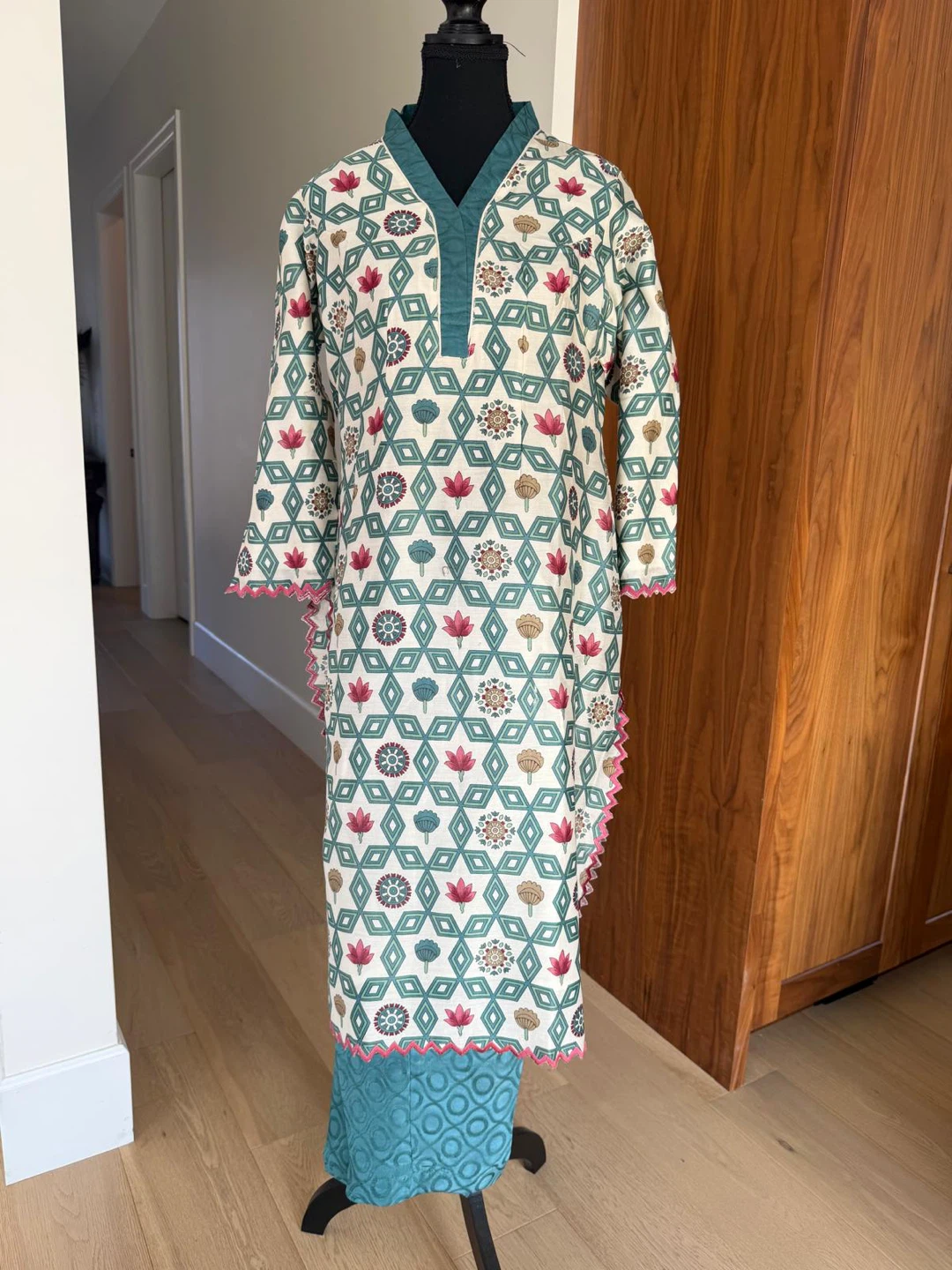 Women's Kurti with Dupatta - photo 2