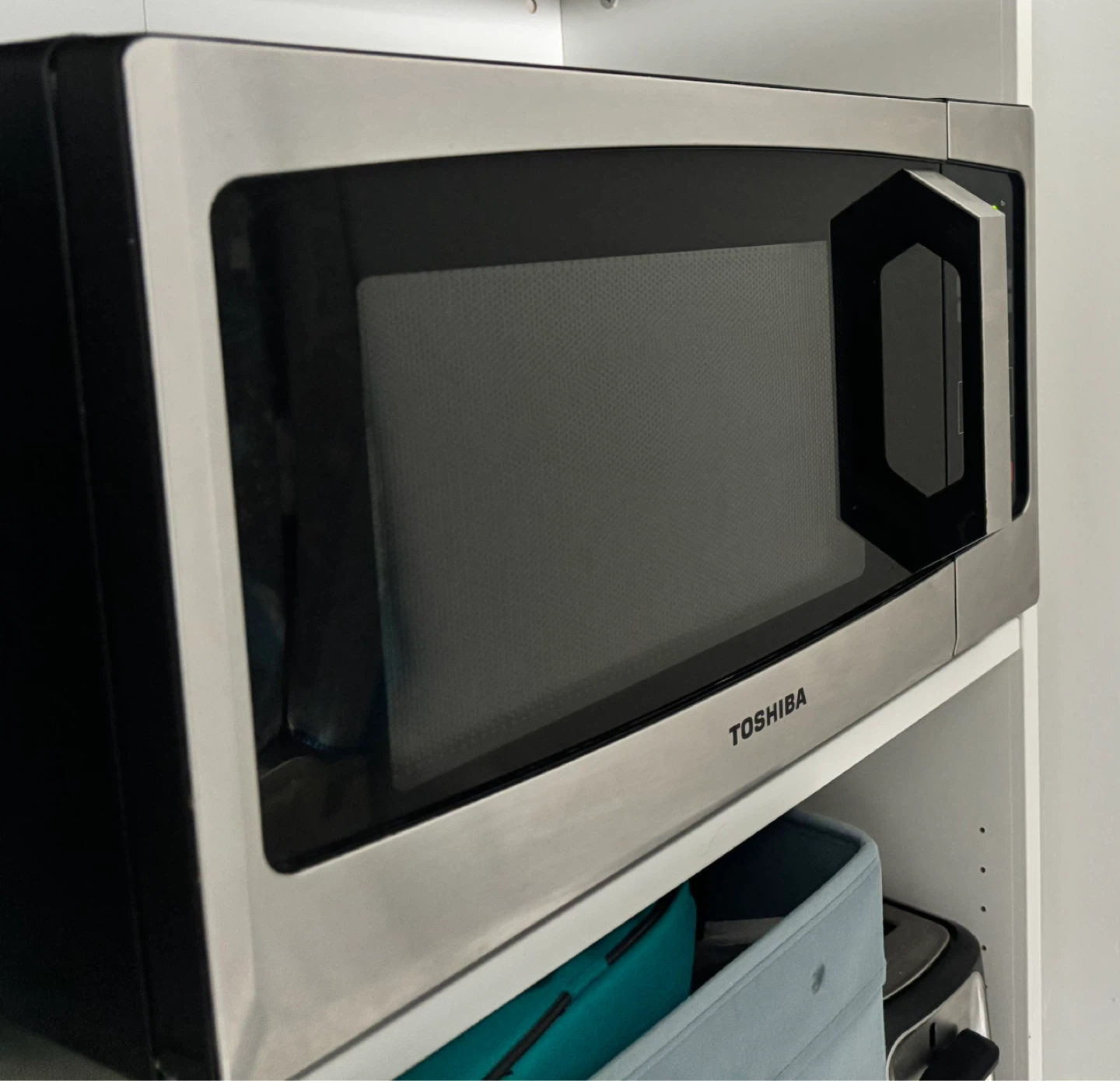 Toshiba Stainless Steel Microwave (Black)