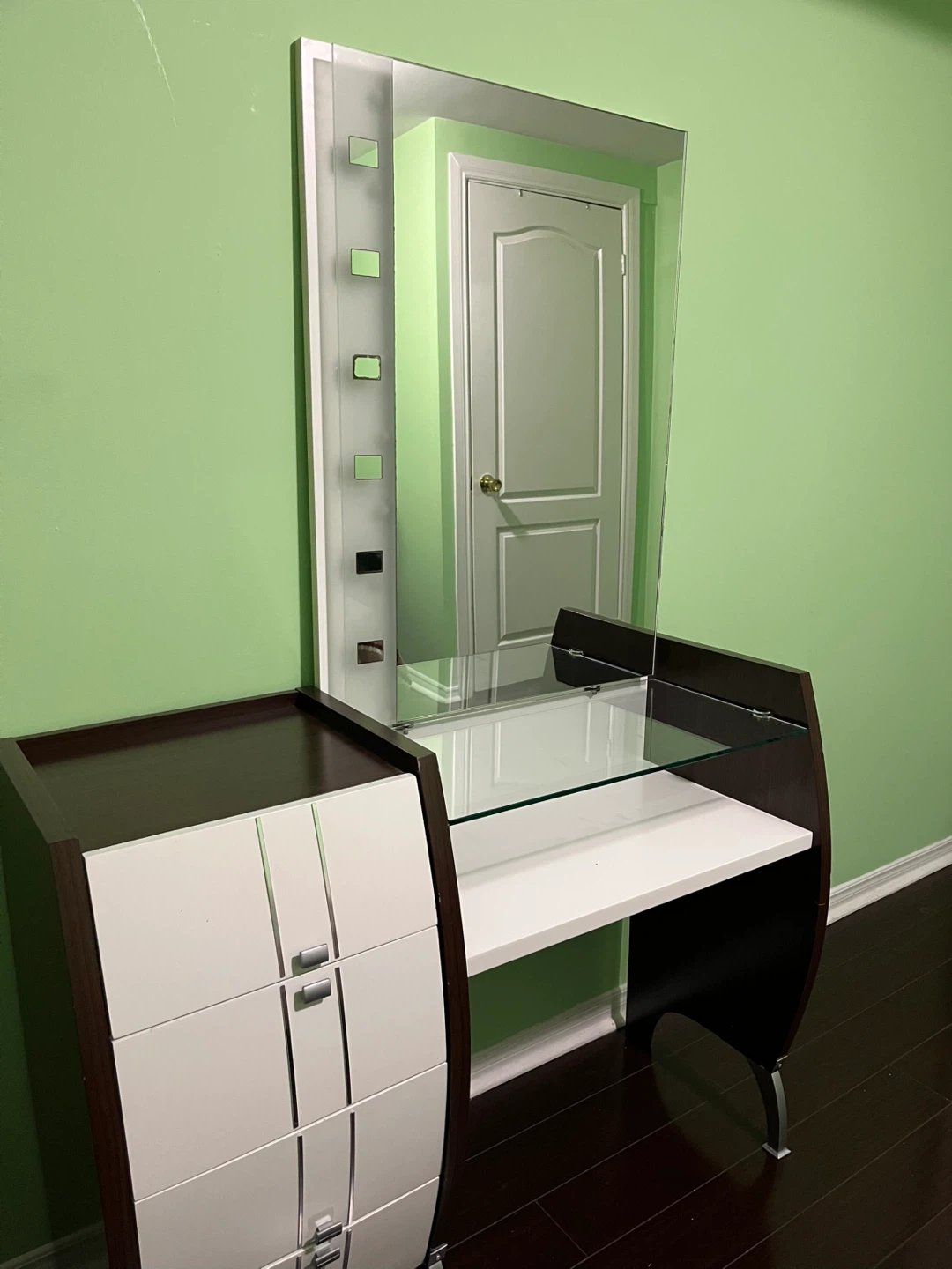 Modern Vanity Table with Mirror and Drawers