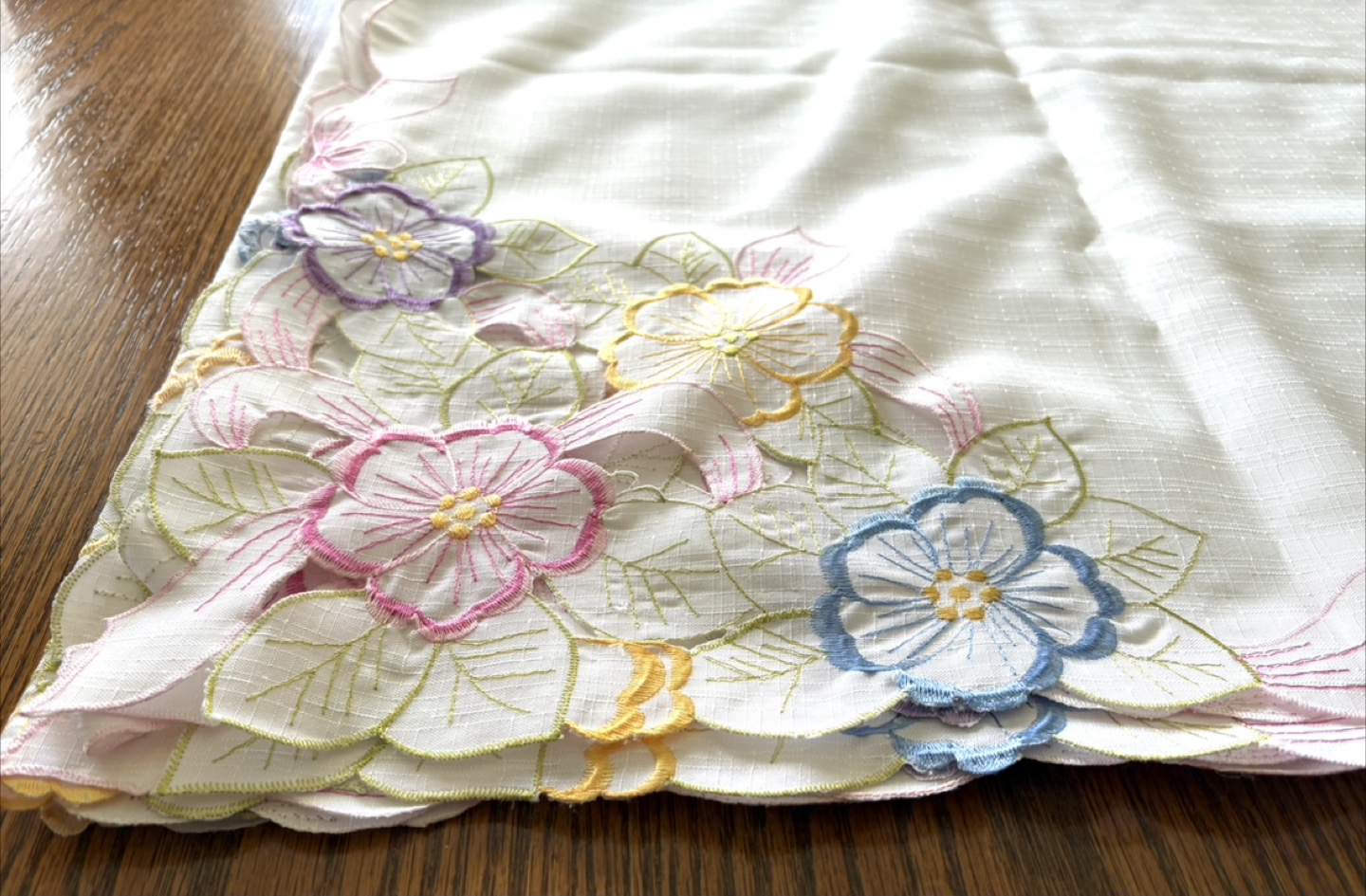Embroidered Floral Tablecloth - LIKE NEW - photo 2