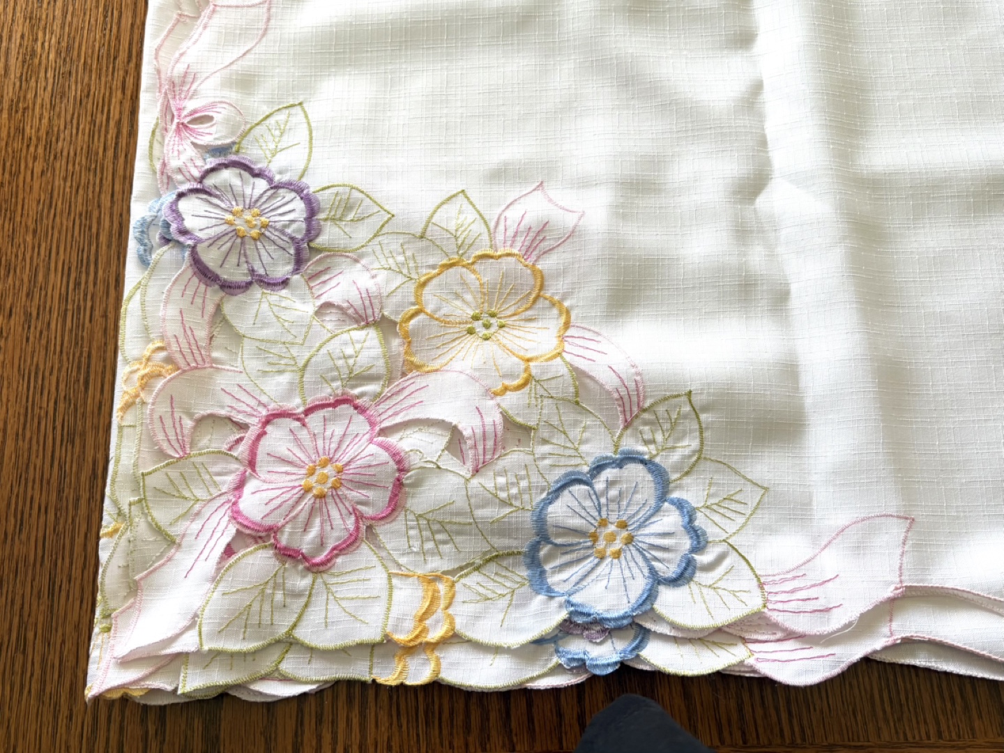 Embroidered Floral Tablecloth - LIKE NEW - photo 4