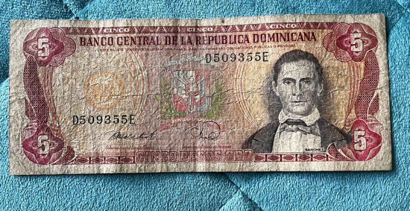 Dominican Republic 5 Pesos Oro Bill