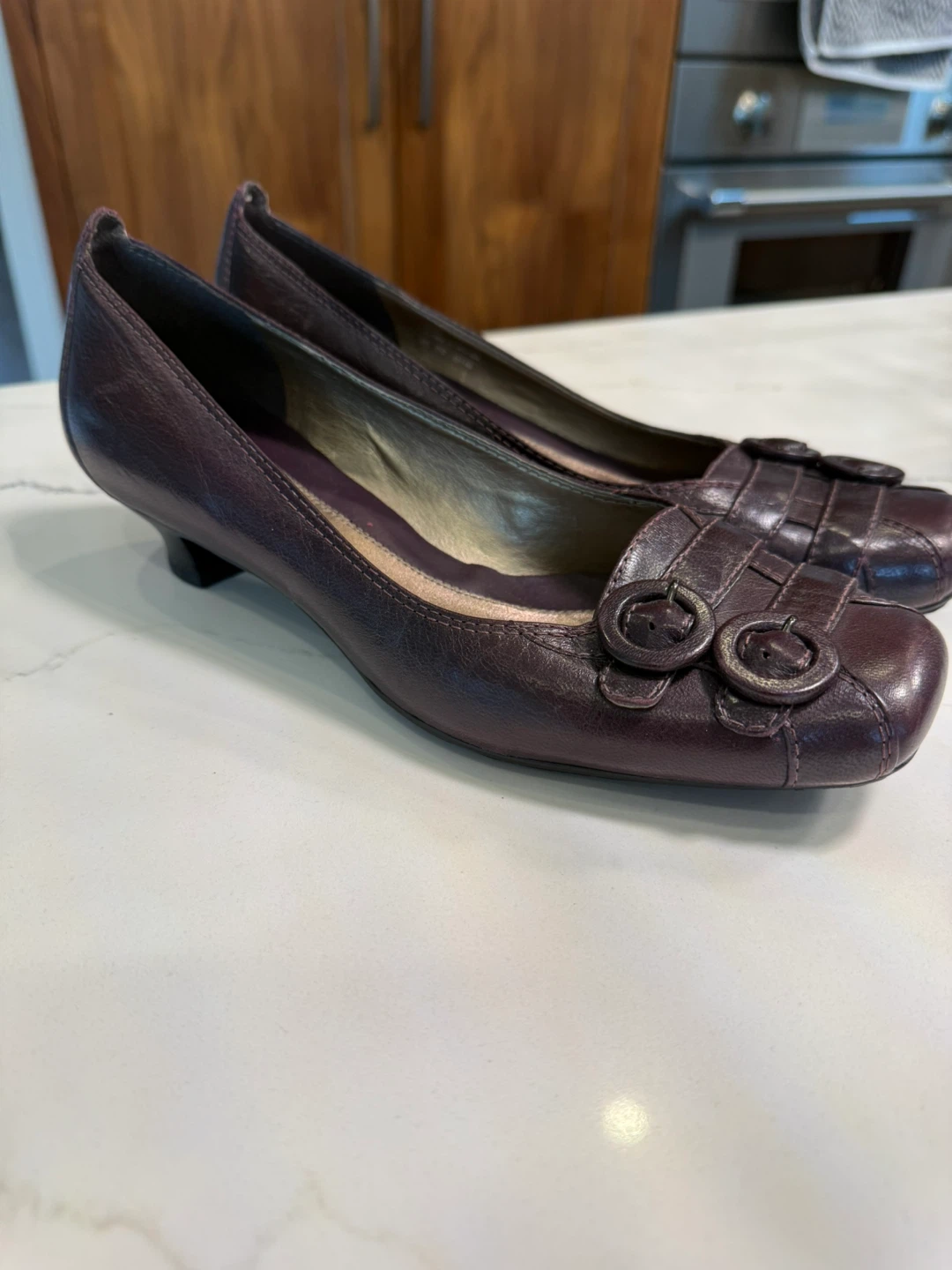 Clarks Women's Purple Leather Low Heel Shoes Size 6 - photo 3