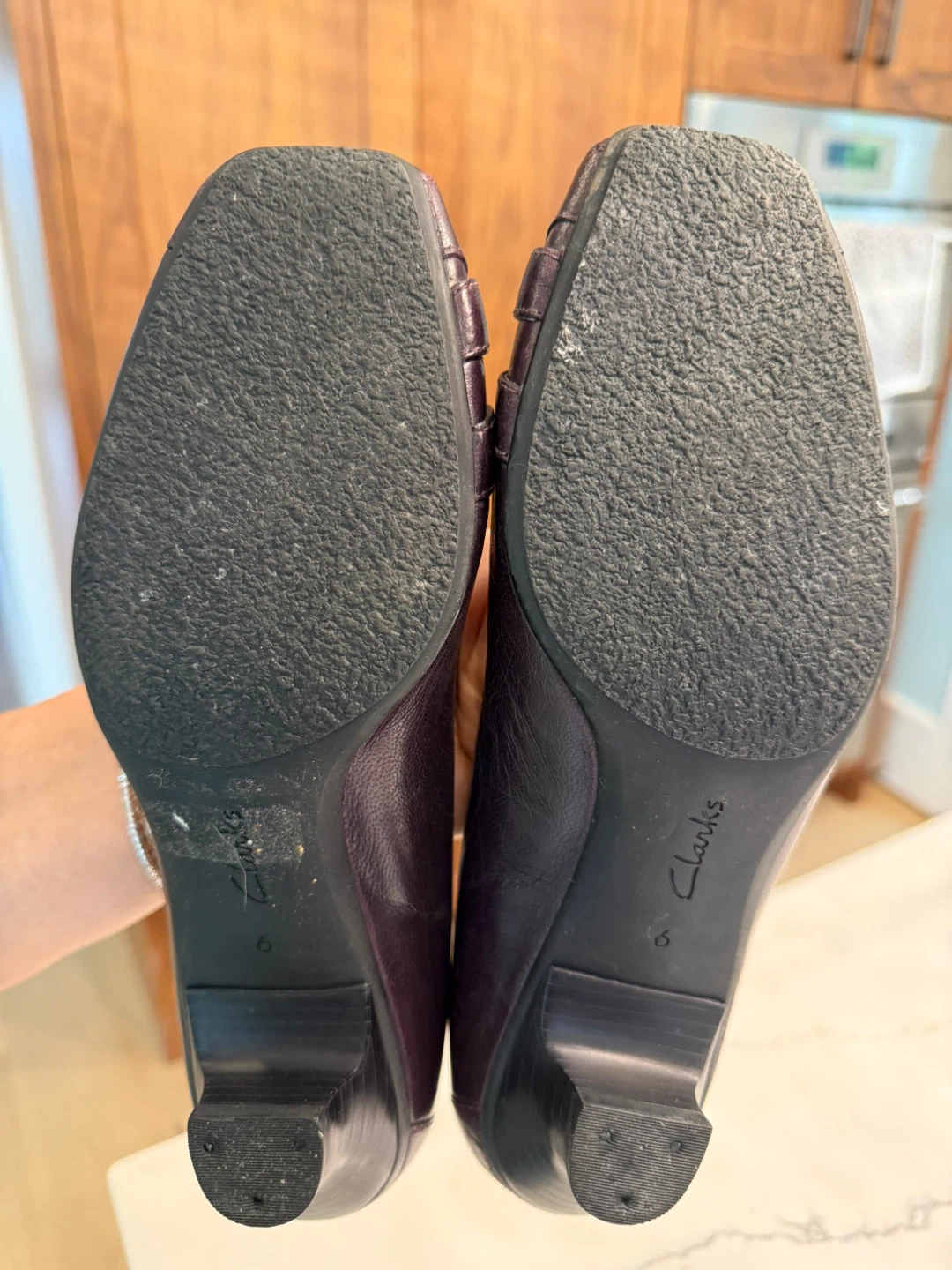 Clarks Women's Purple Leather Low Heel Shoes Size 6