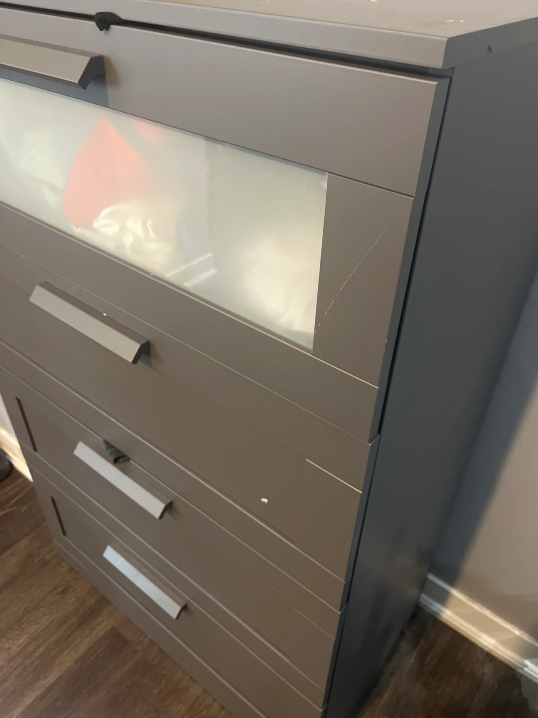 Grey 4-Drawer Dresser with Frosted Window Top - photo 4