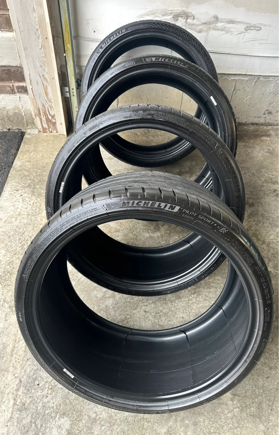 295/25/21 Michelin Pilot Sport 4S Set of 4 - photo 4
