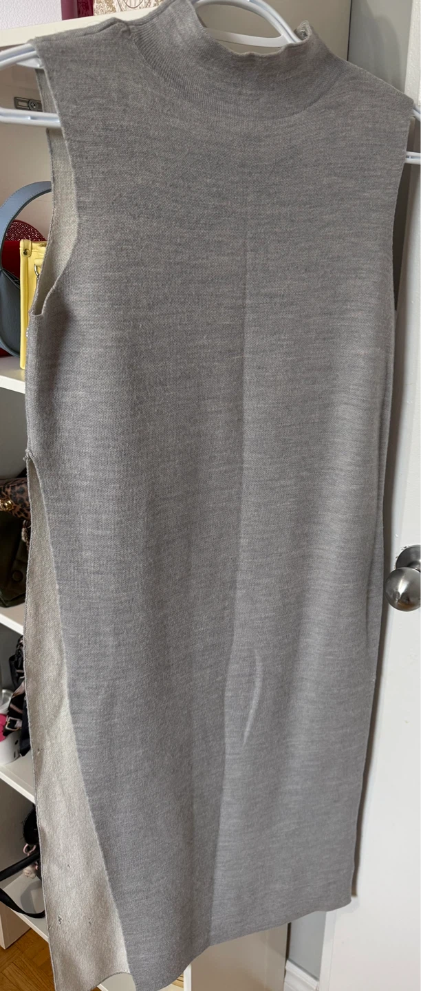 Max Studio Sleeveless Mock Neck long shirt - Grey🌱