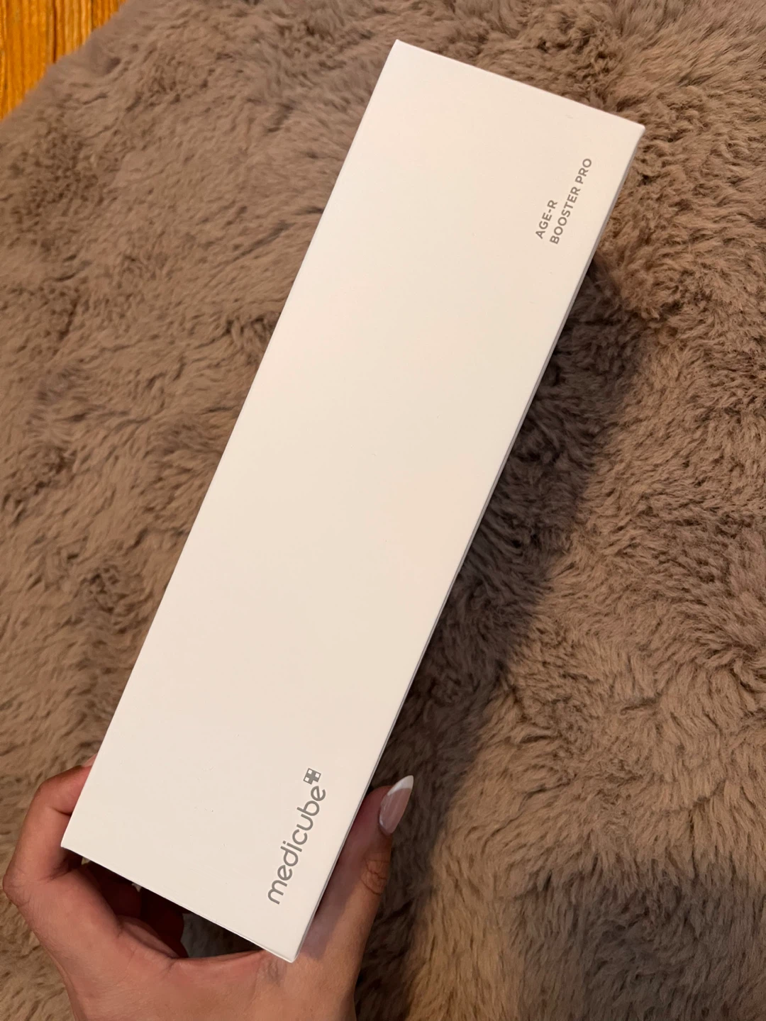 Medicube AGE-R Booster Pro Skincare Device - photo 3