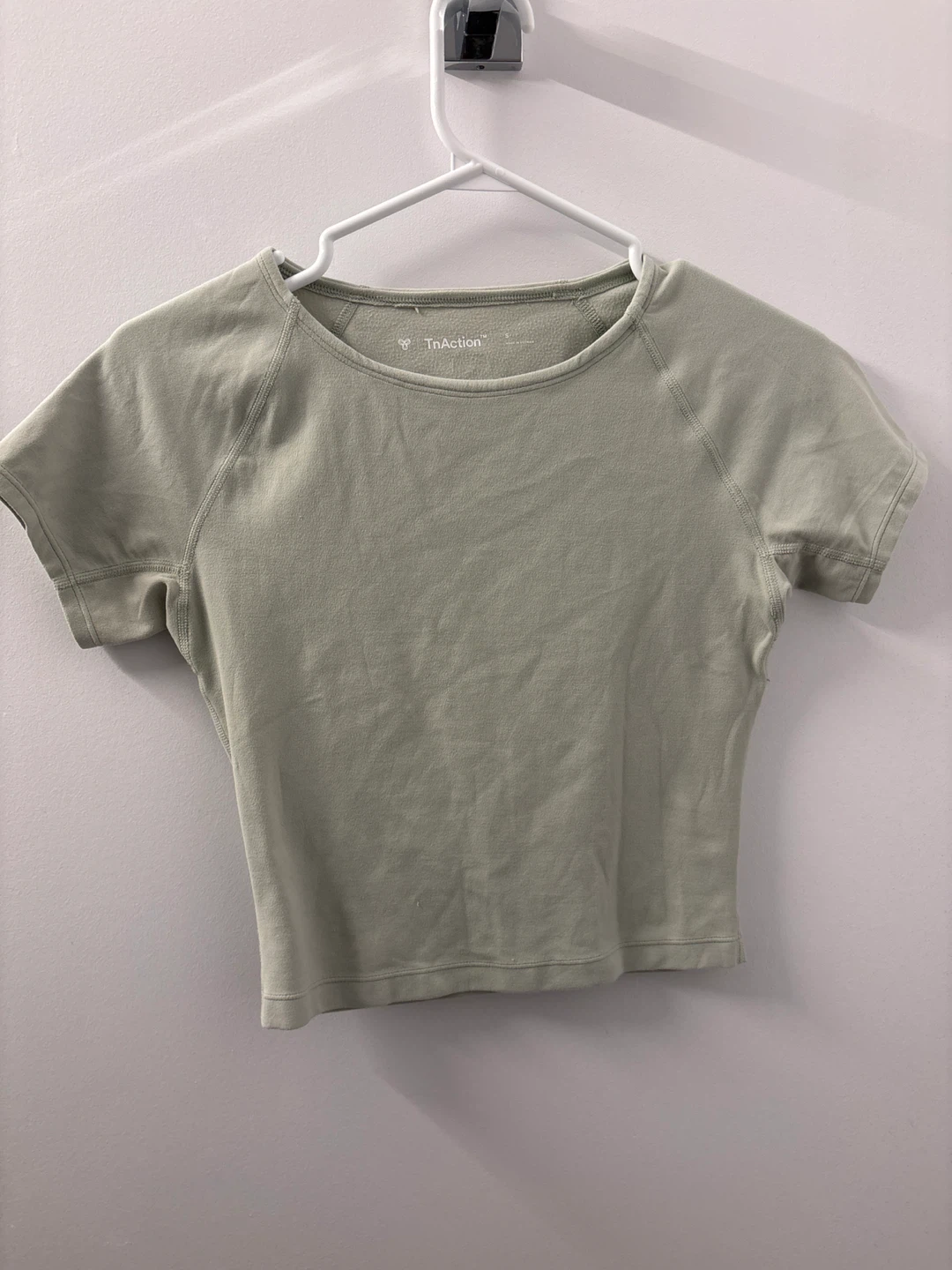 TnAction Women's Green Crop Top