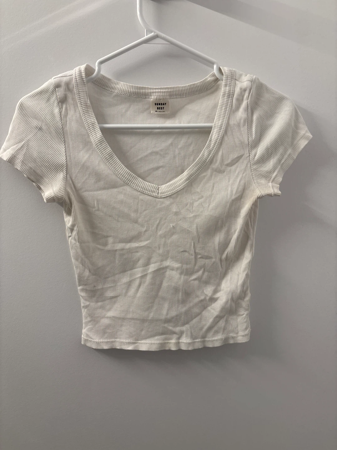 Sunday Best Ribbed Cropped V-Neck T-Shirt