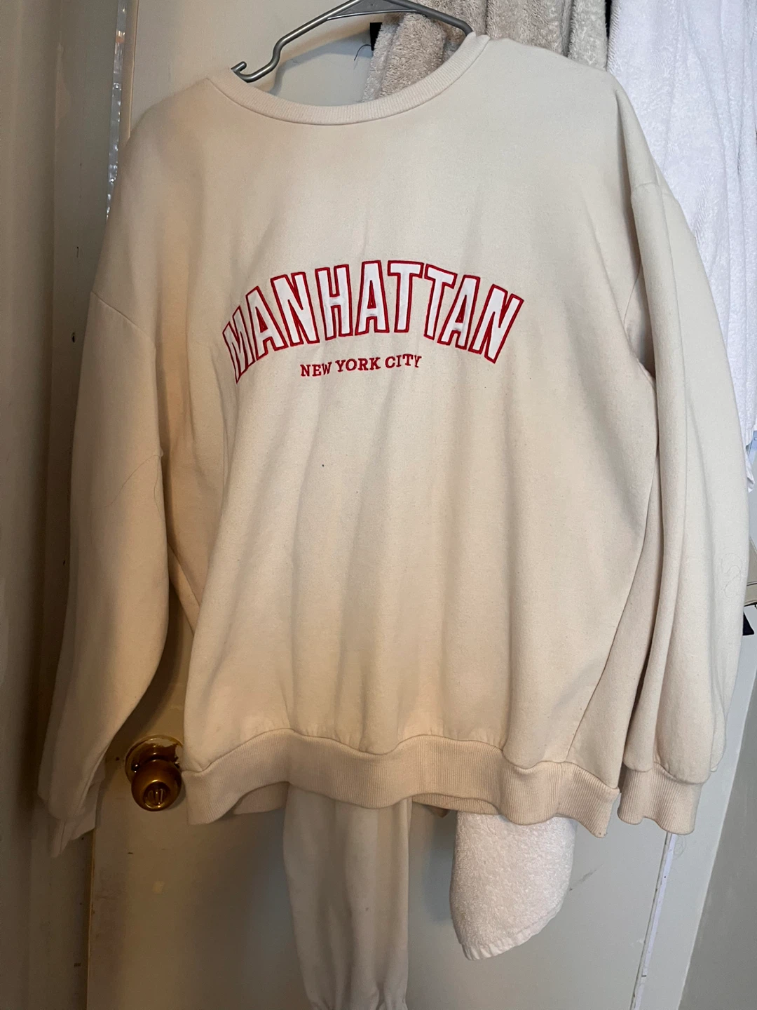 Cream Manhattan New York City Sweatshirt