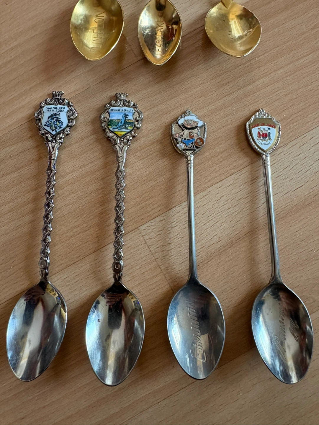 Collectable spoons asking $2 each  🌱 - photo 3