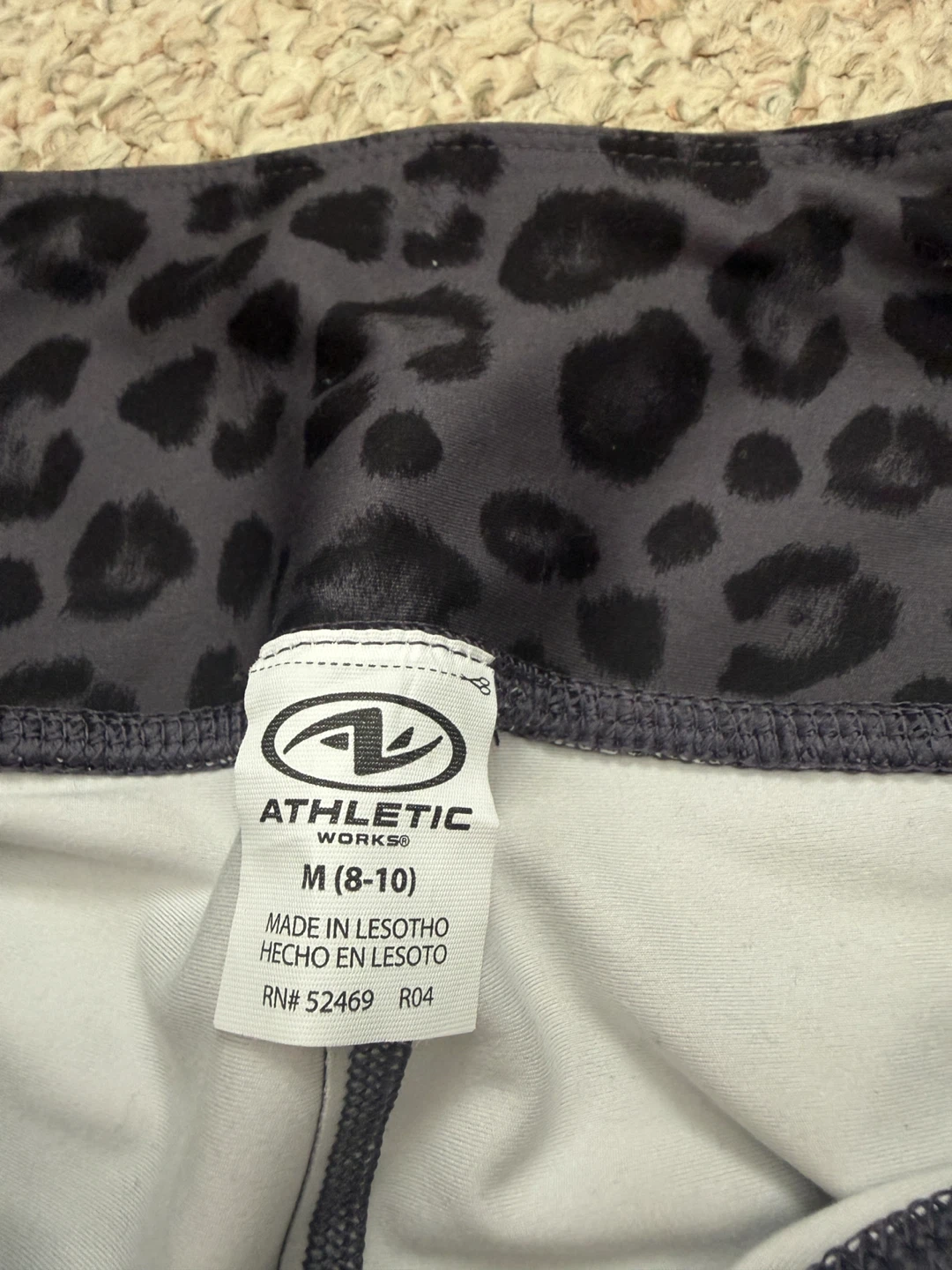 Athletic Works Leopard Print Capris Size M (8-10) - photo 4