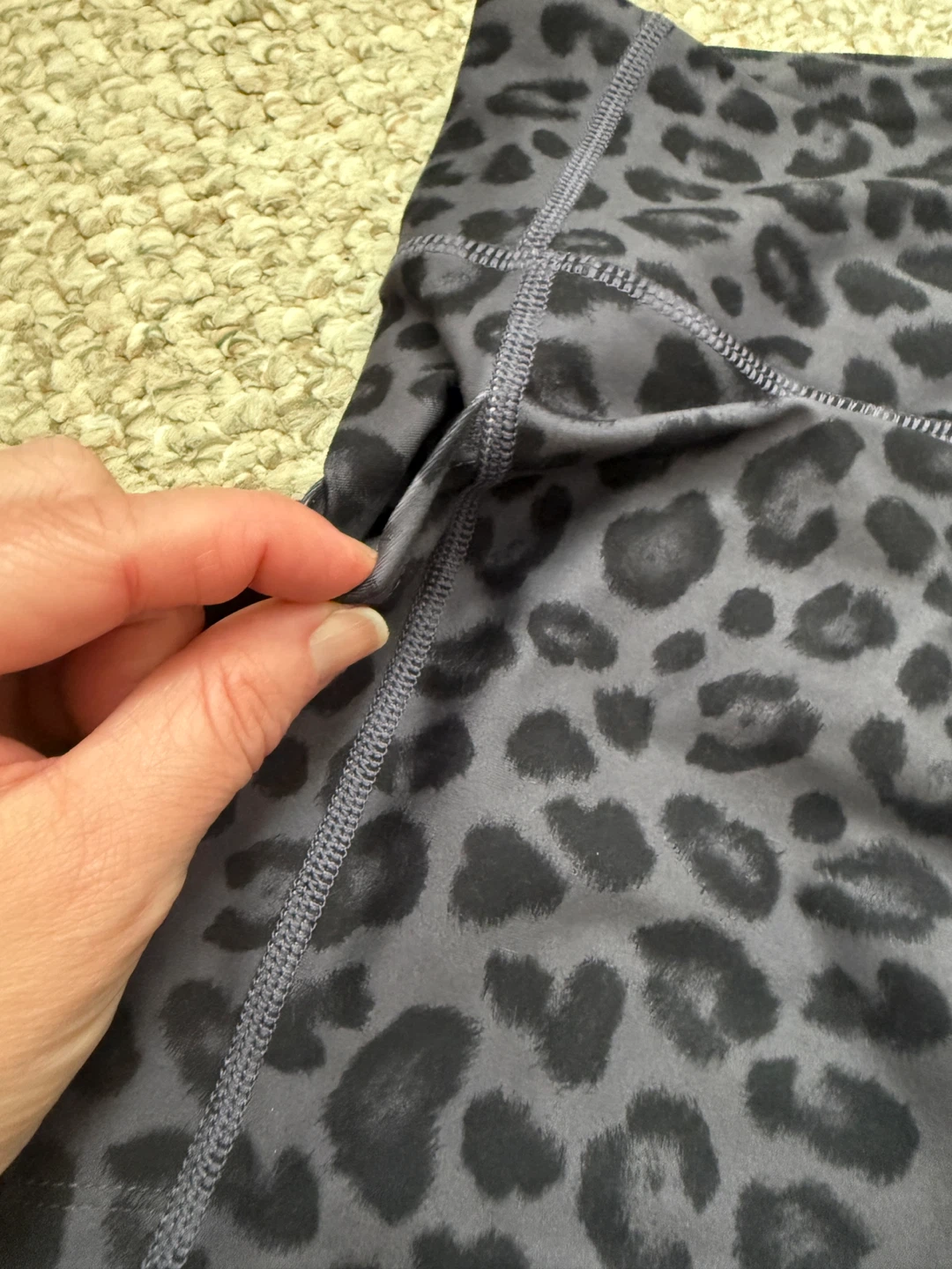 Athletic Works Leopard Print Capris Size M (8-10) - photo 3