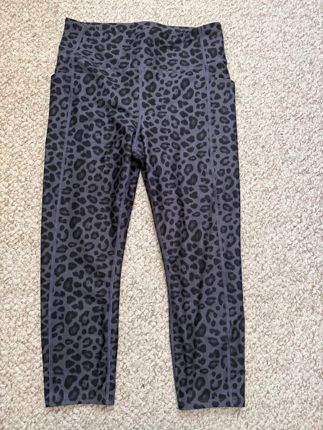 Athletic Works Leopard Print Capris Size M (8-10)