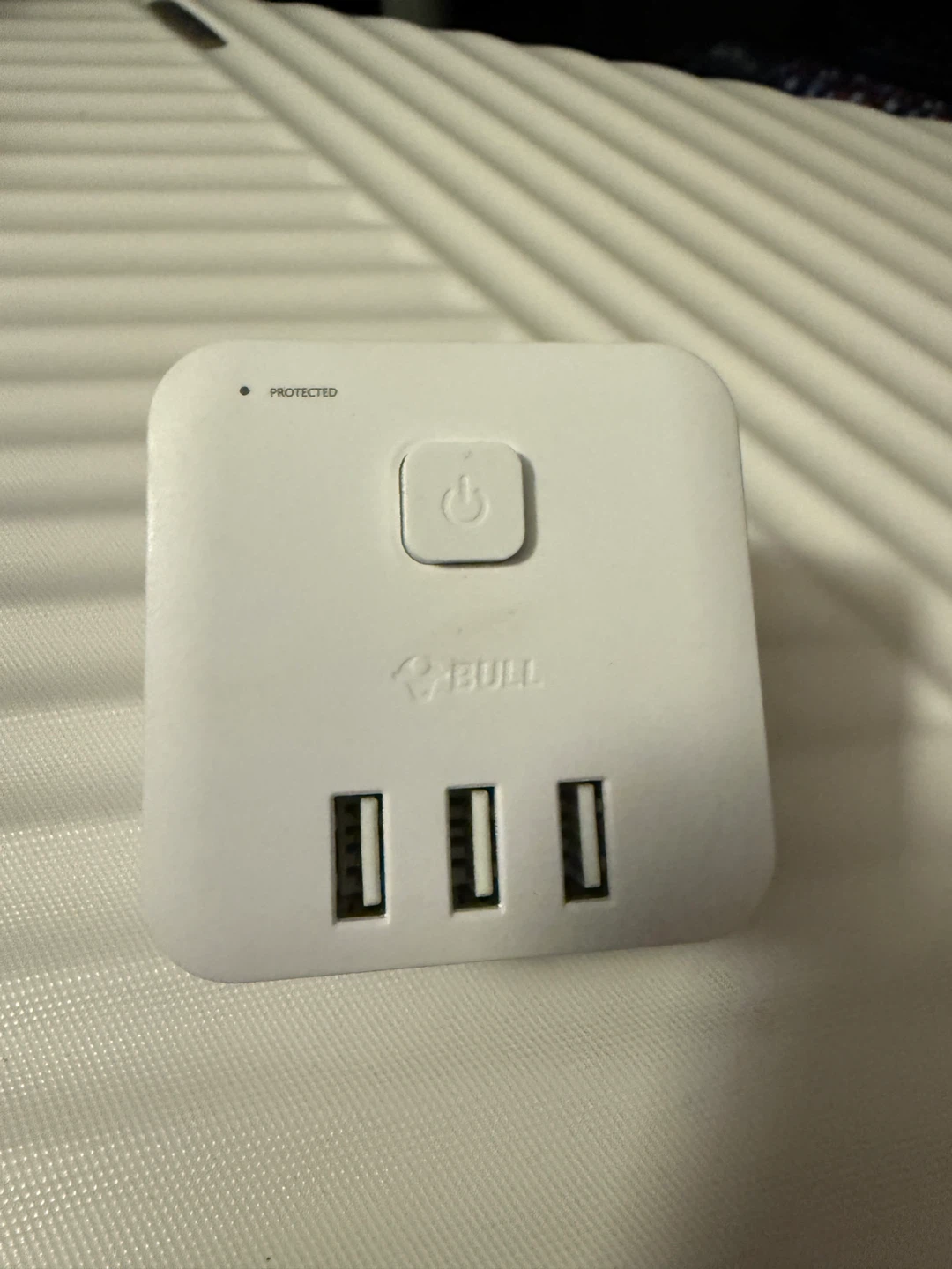 BULL Surge Protector Wall Tap with 3 USB Ports