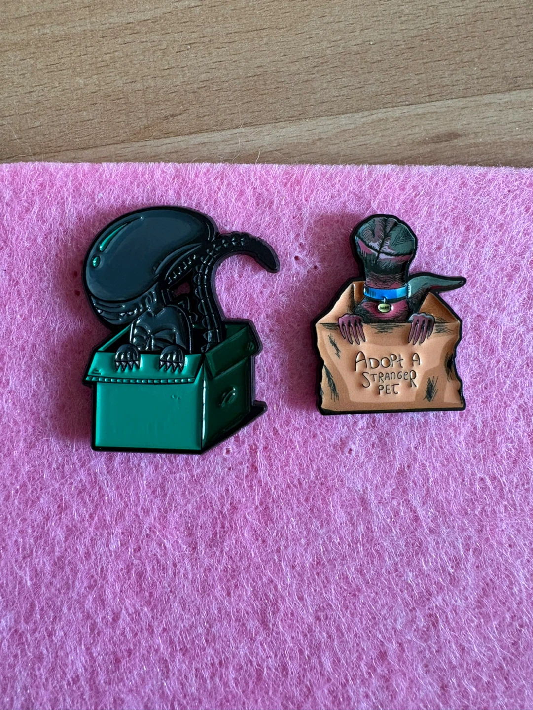 Aliens Enamel Pins $5 each firm 🌱
