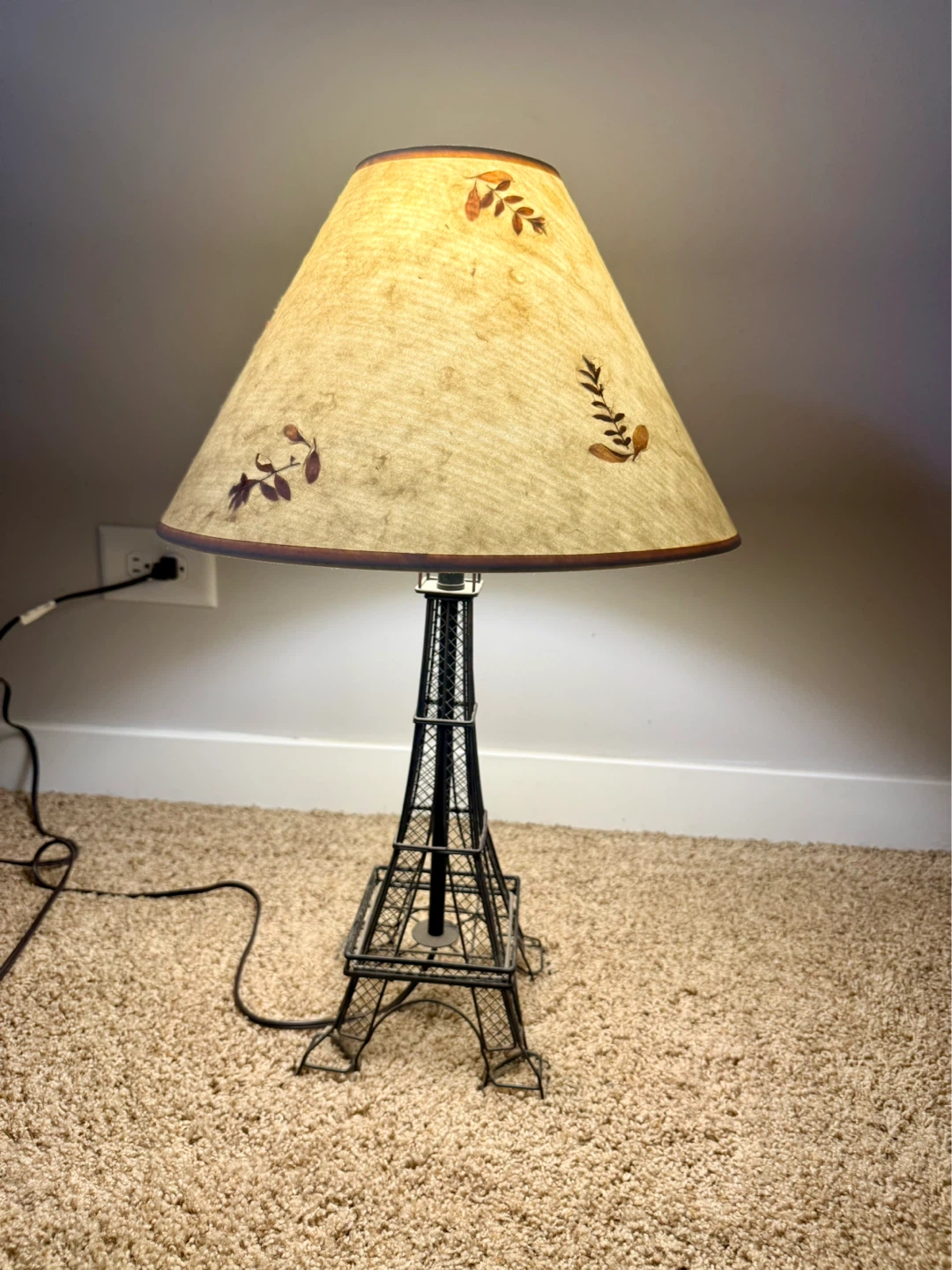 Eiffel Tower Table Lamp with Decorative Shade - photo 4