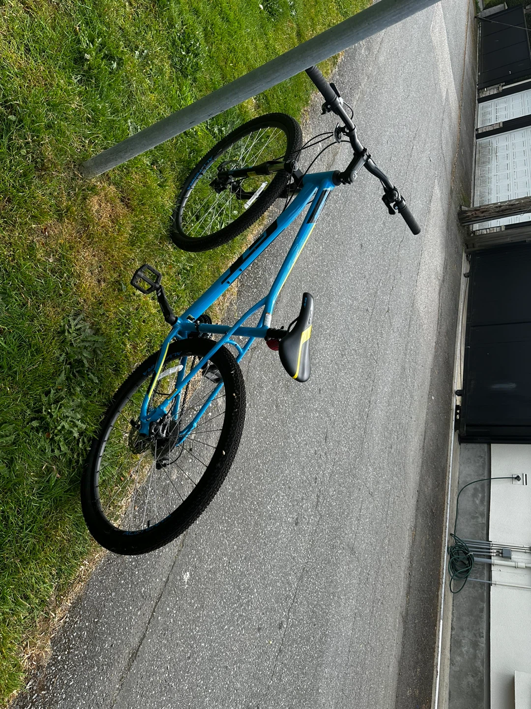 GT Aggressor Sport 29er Mountain Bike - photo 3