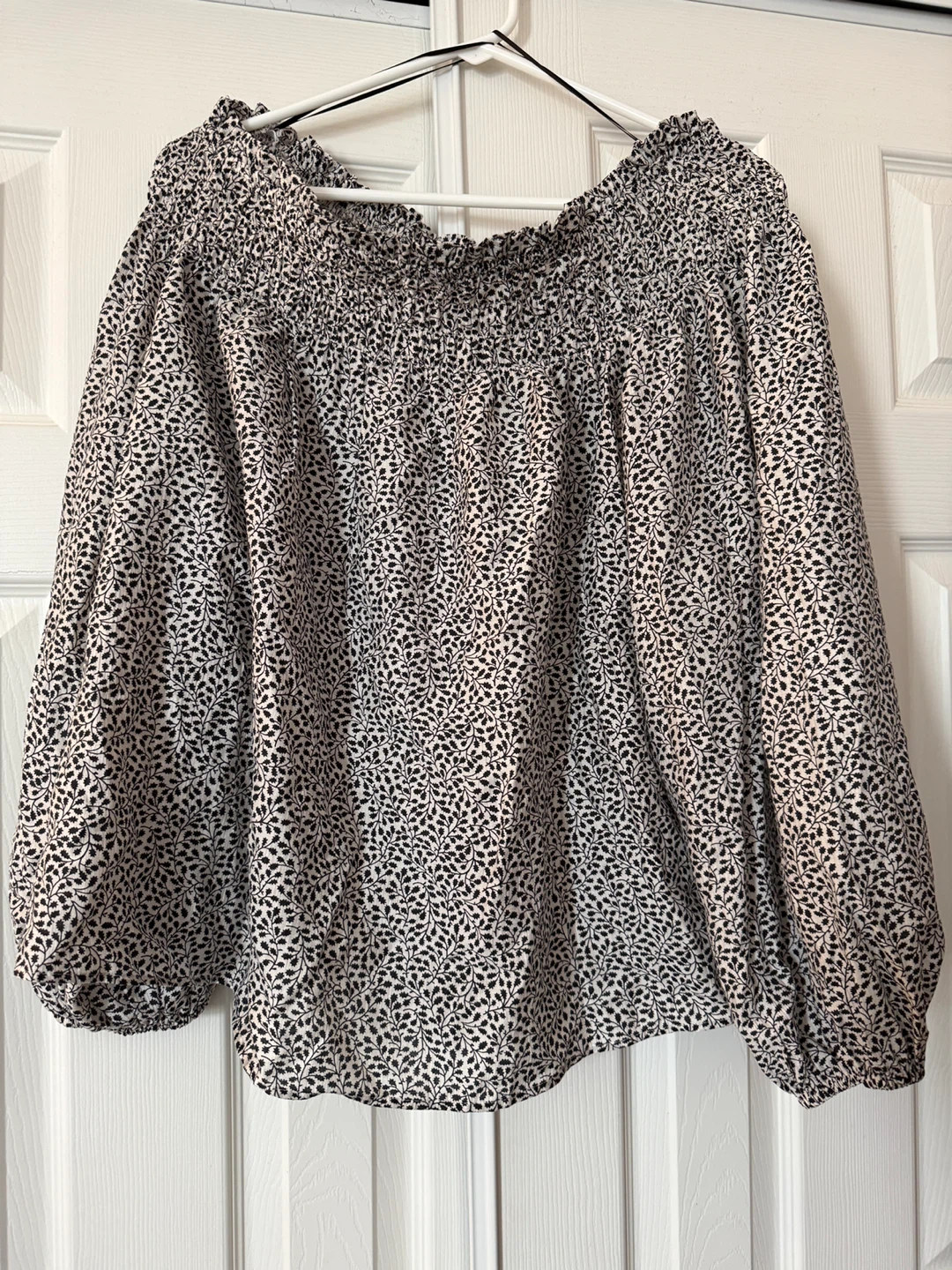 H&M Off-the-Shoulder Blouse - Black & White Floral Print - XL