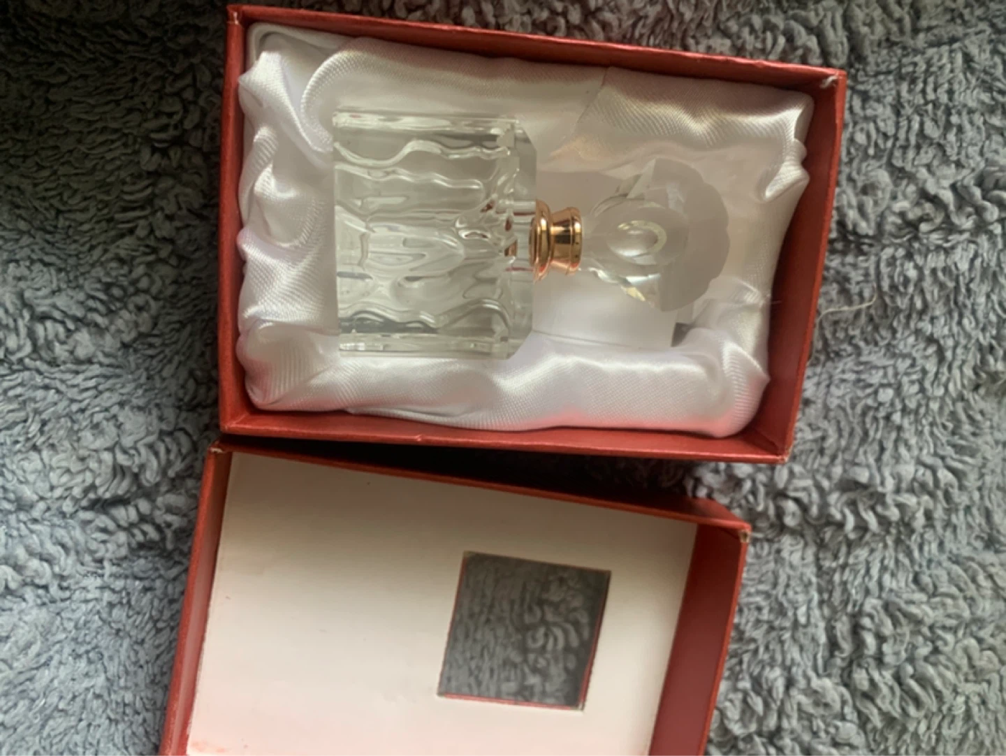 Perfume bottle