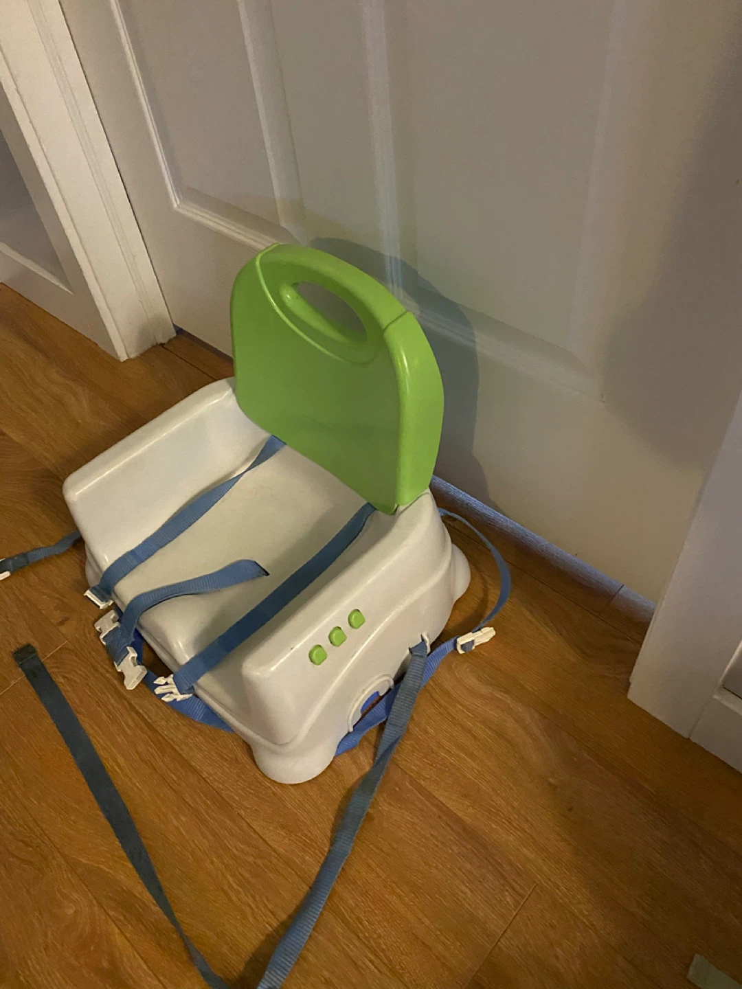 Graco High Chair and buster seats - photo 3