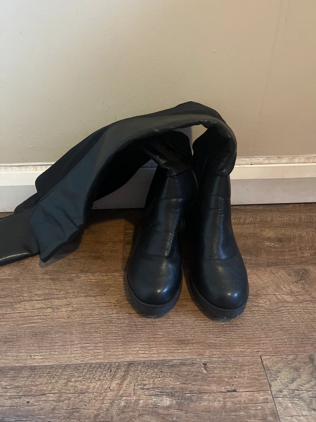 Black Over-the-Knee Boots🌱