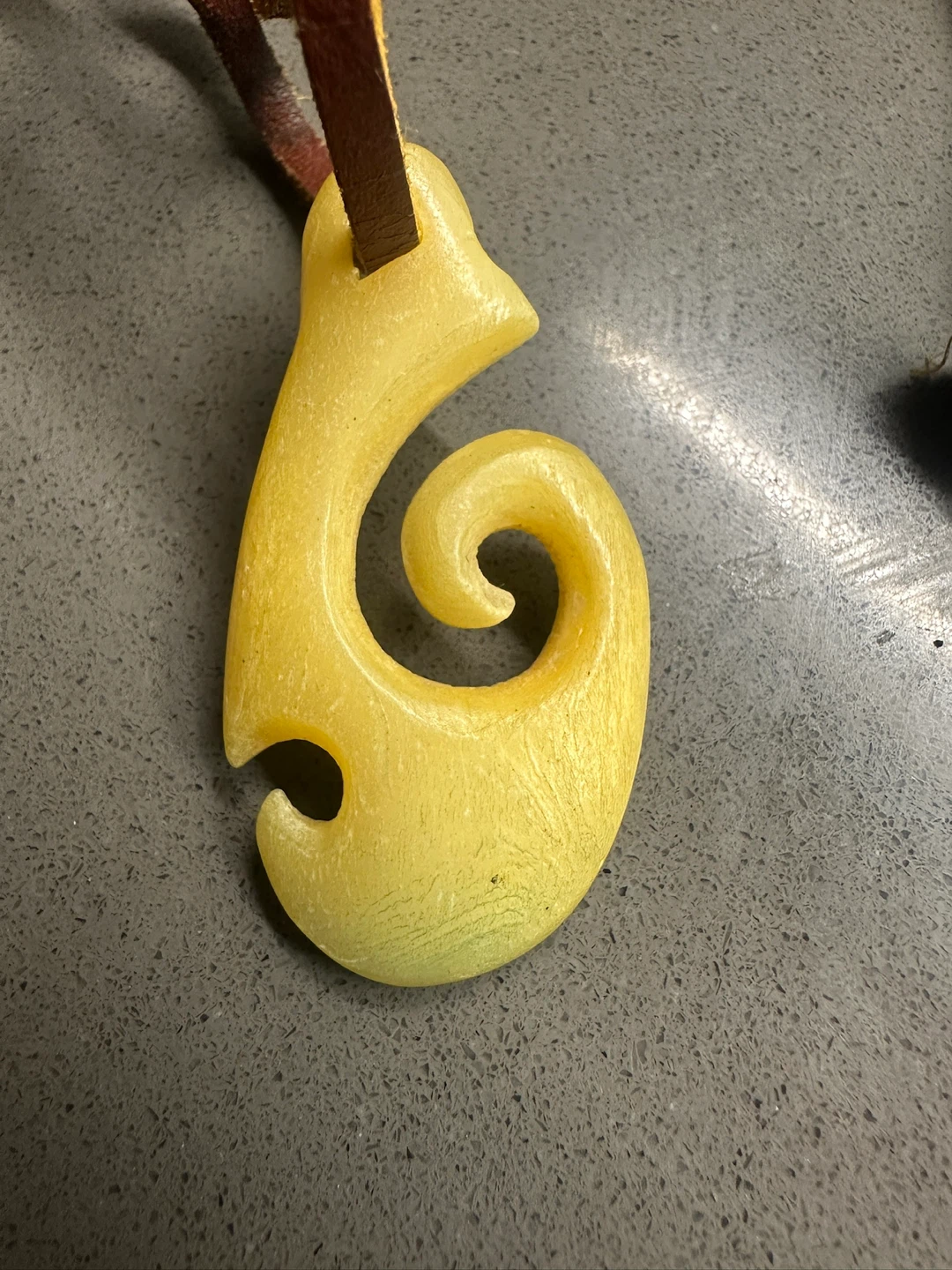 AUTHENTIC VINTAGE MAORI HEI MATAU FISH HOOK PENDANT NECKLACE