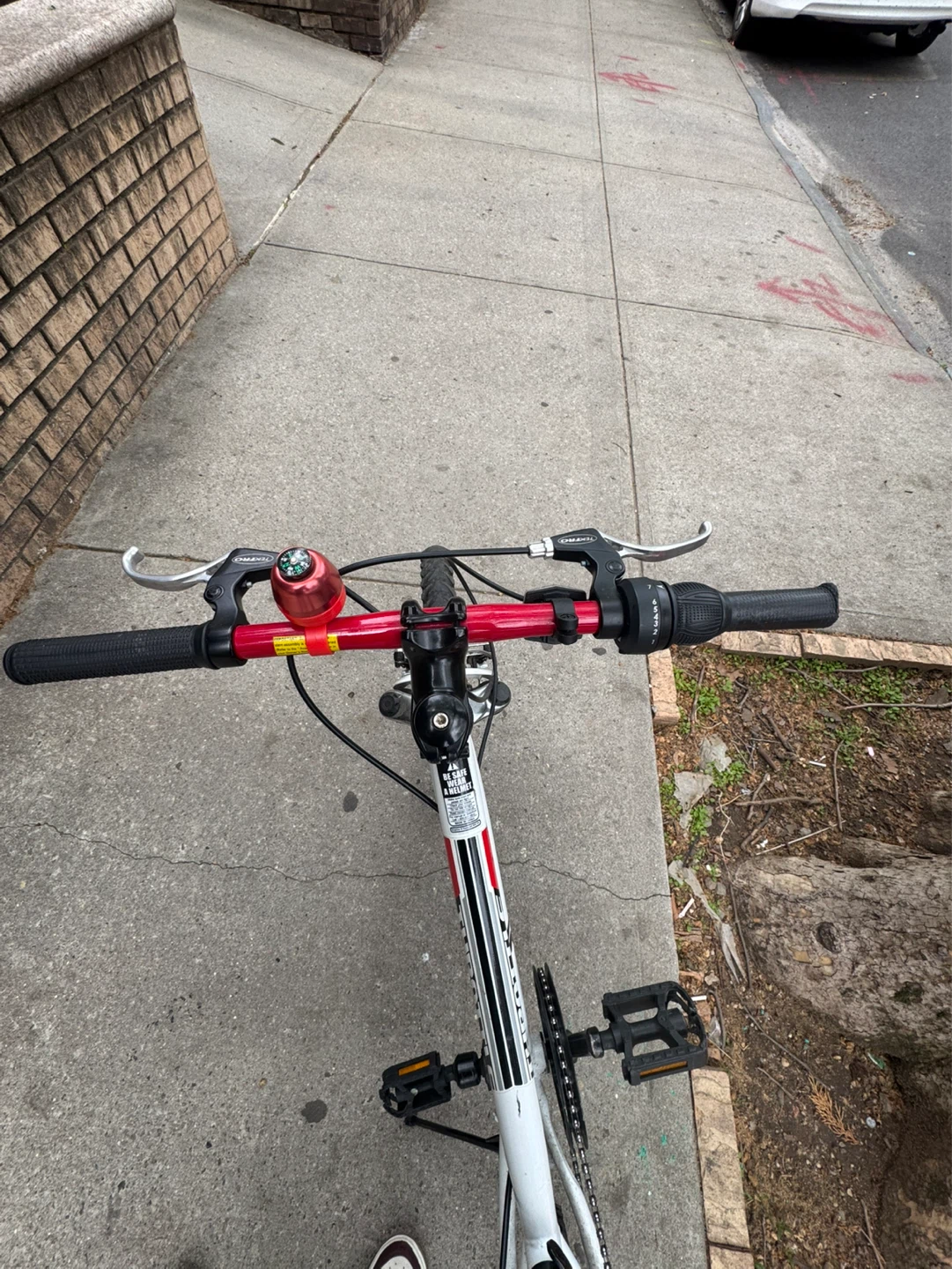 White "THROTTLE" Kids Bike - photo 4