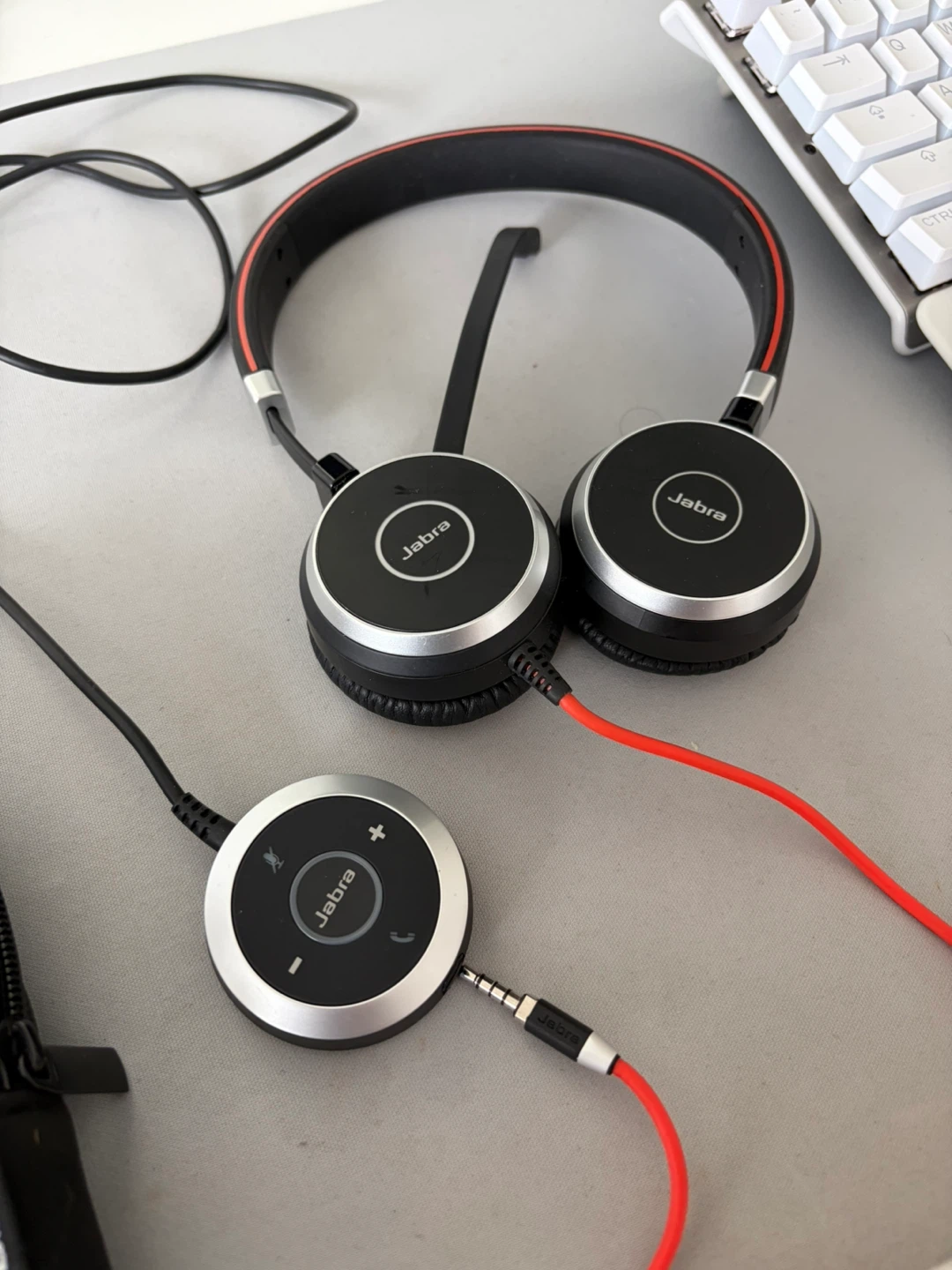 Jabra Evolve 30 II Stereo Headset with USB/3.5mm Jack - photo 2