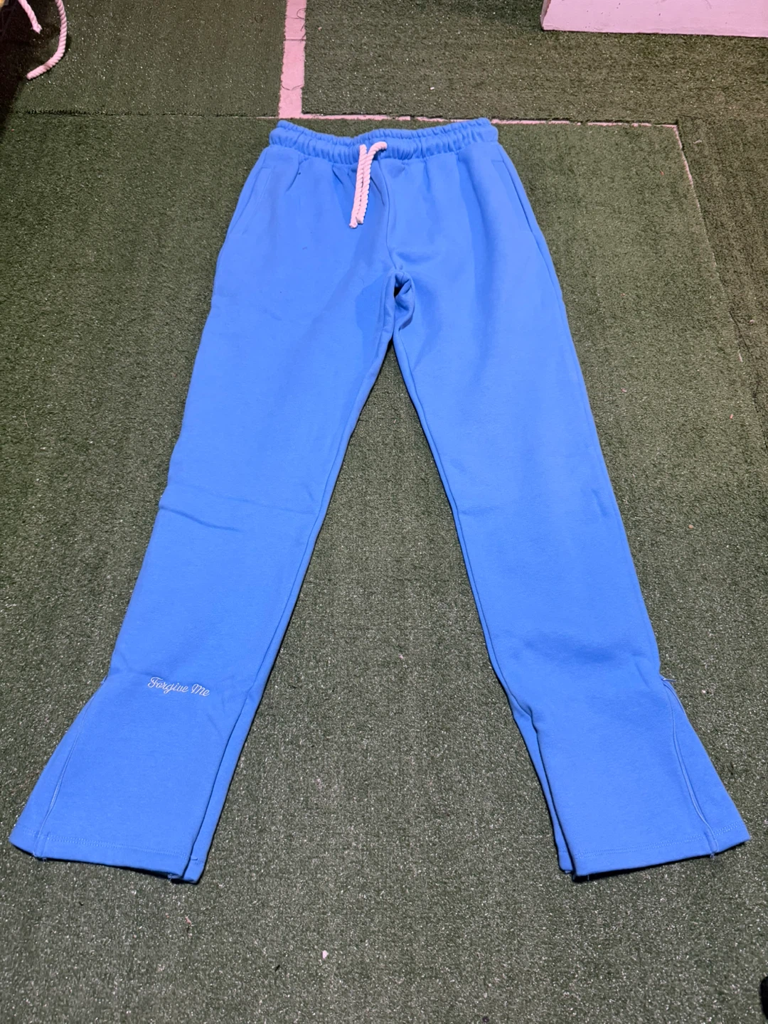 Syna World Flared Joggers – XL