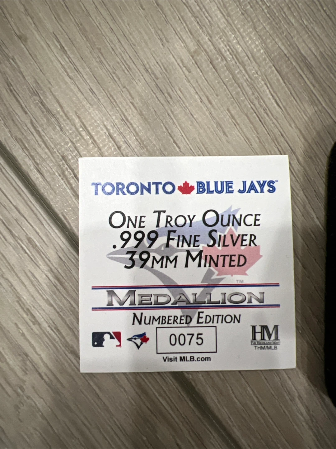 Toronto Blue Jays One Troy Ounce .999 Fine Silver Medallion - photo 2