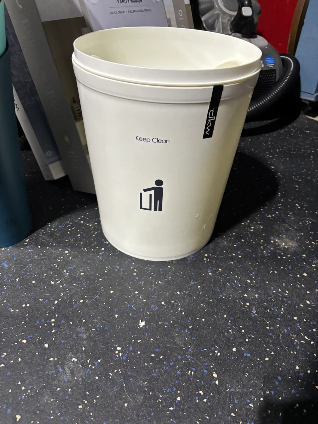 DKW White Keep Clean Trash Can