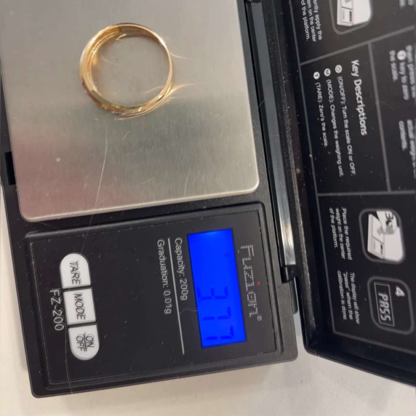 10k solid yellow Gold Diamond Ring - photo 2
