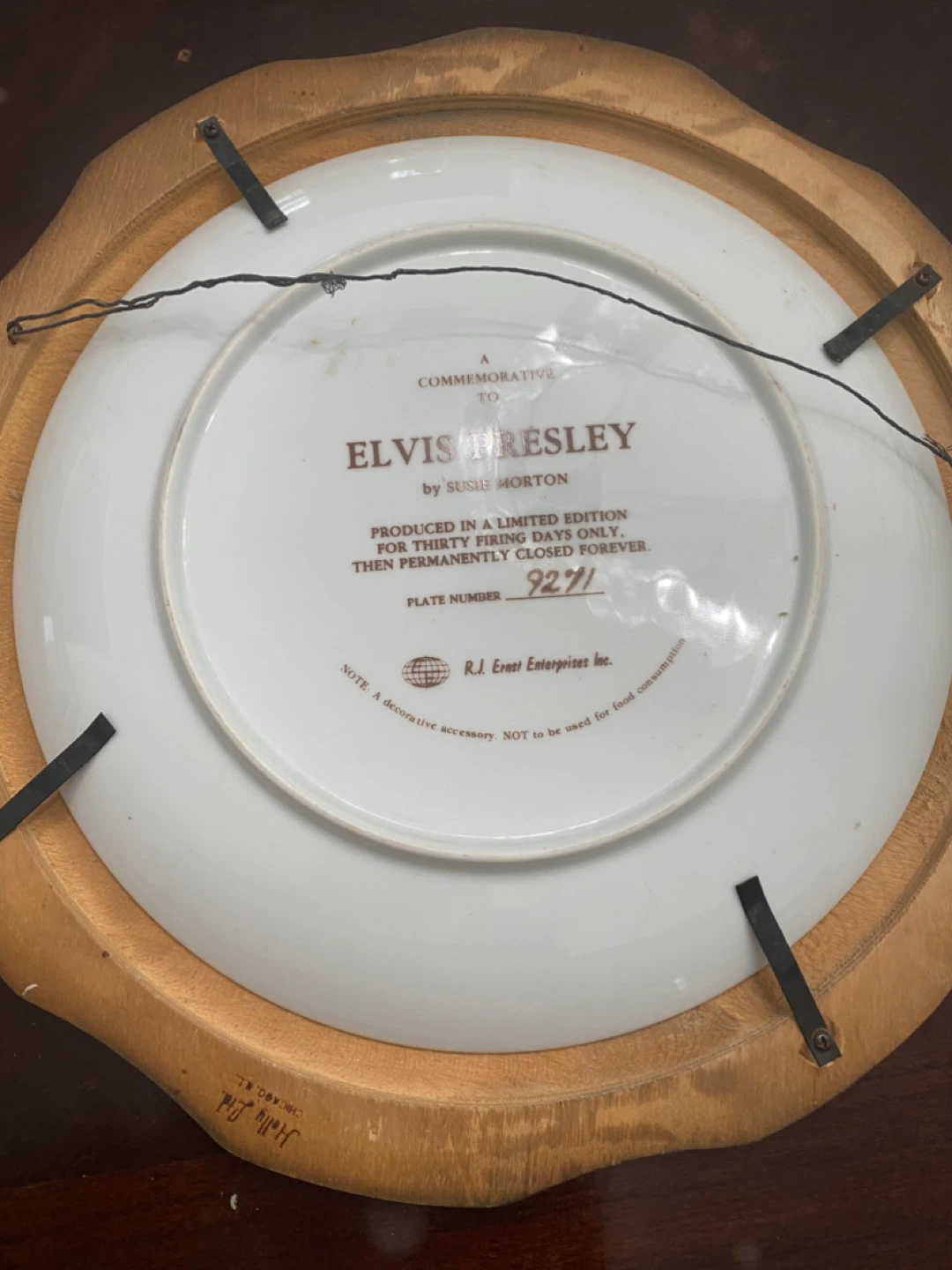 Elvis Presley Commemorative Collector Plate by Susie Morton - photo 4