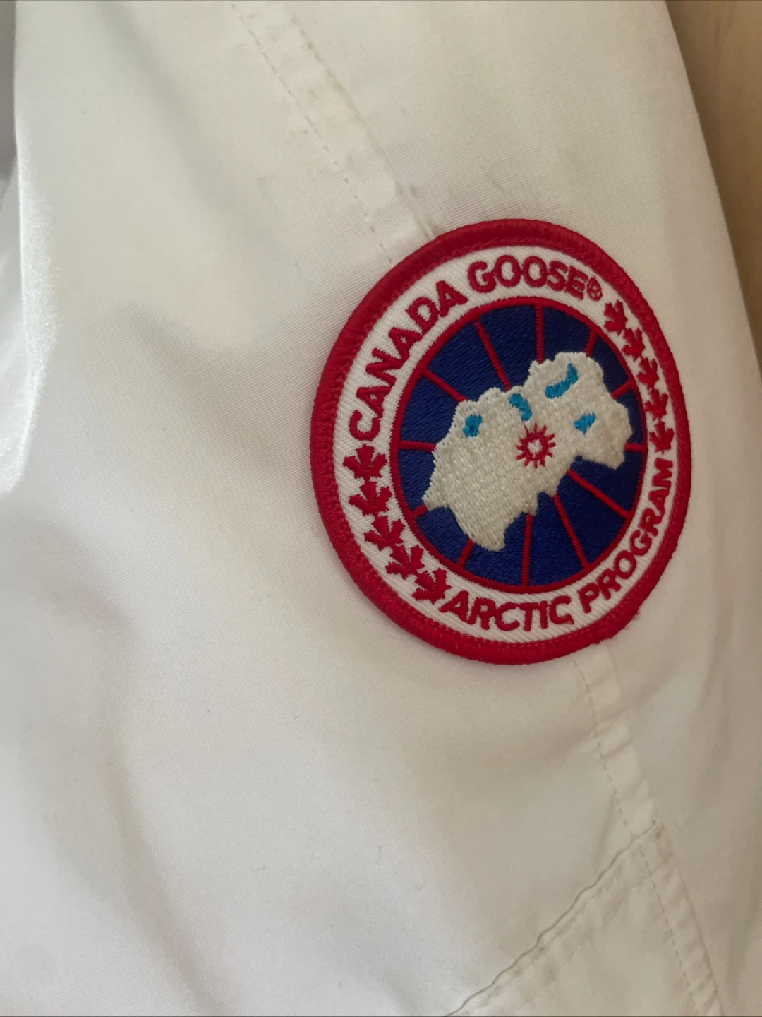 Canada Goose White Bomber Jacket - photo 5