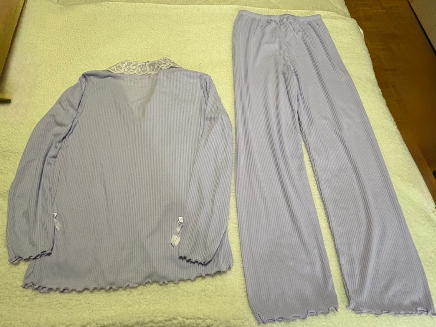 Sunshine Lavender Lace Collar Pajama Set NWT XL  🌱 - photo 4
