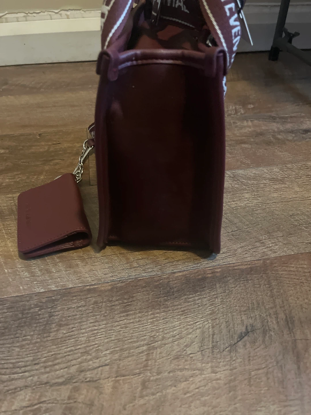 Steve Madden Burgundy Tote Bag with Card Holder🌱 - photo 2