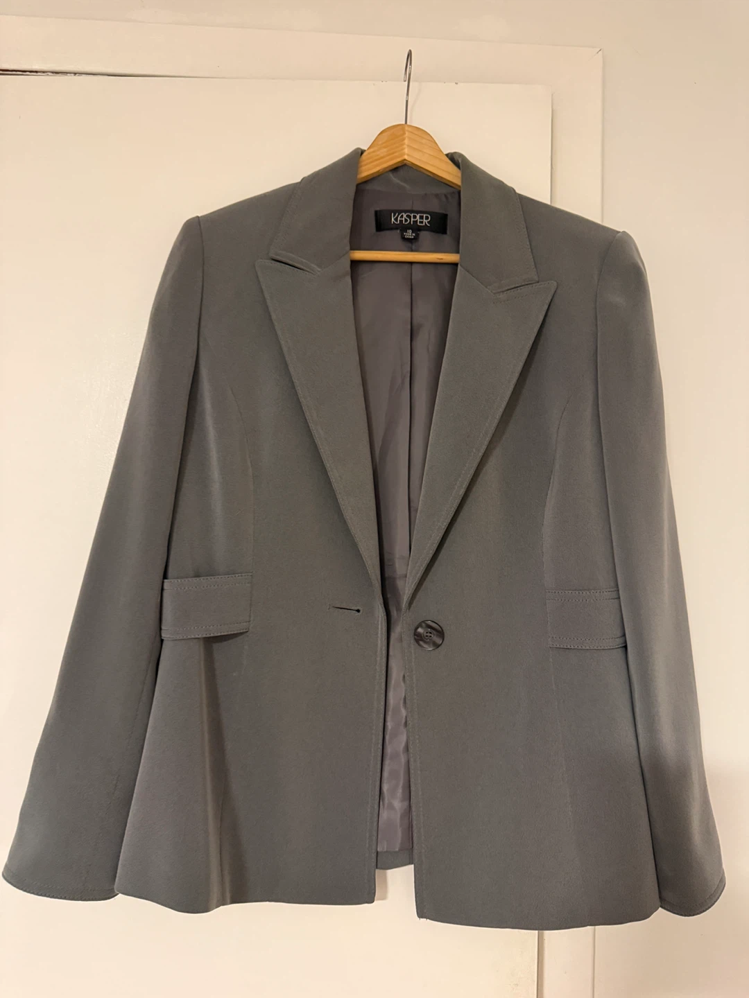Kasper Women's Grey Blazer Size 10