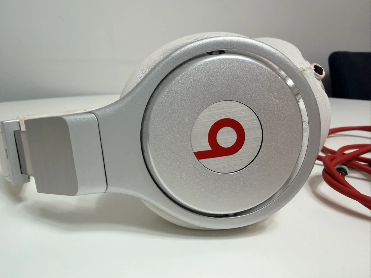 Beats PRO Studio Headphones - White
