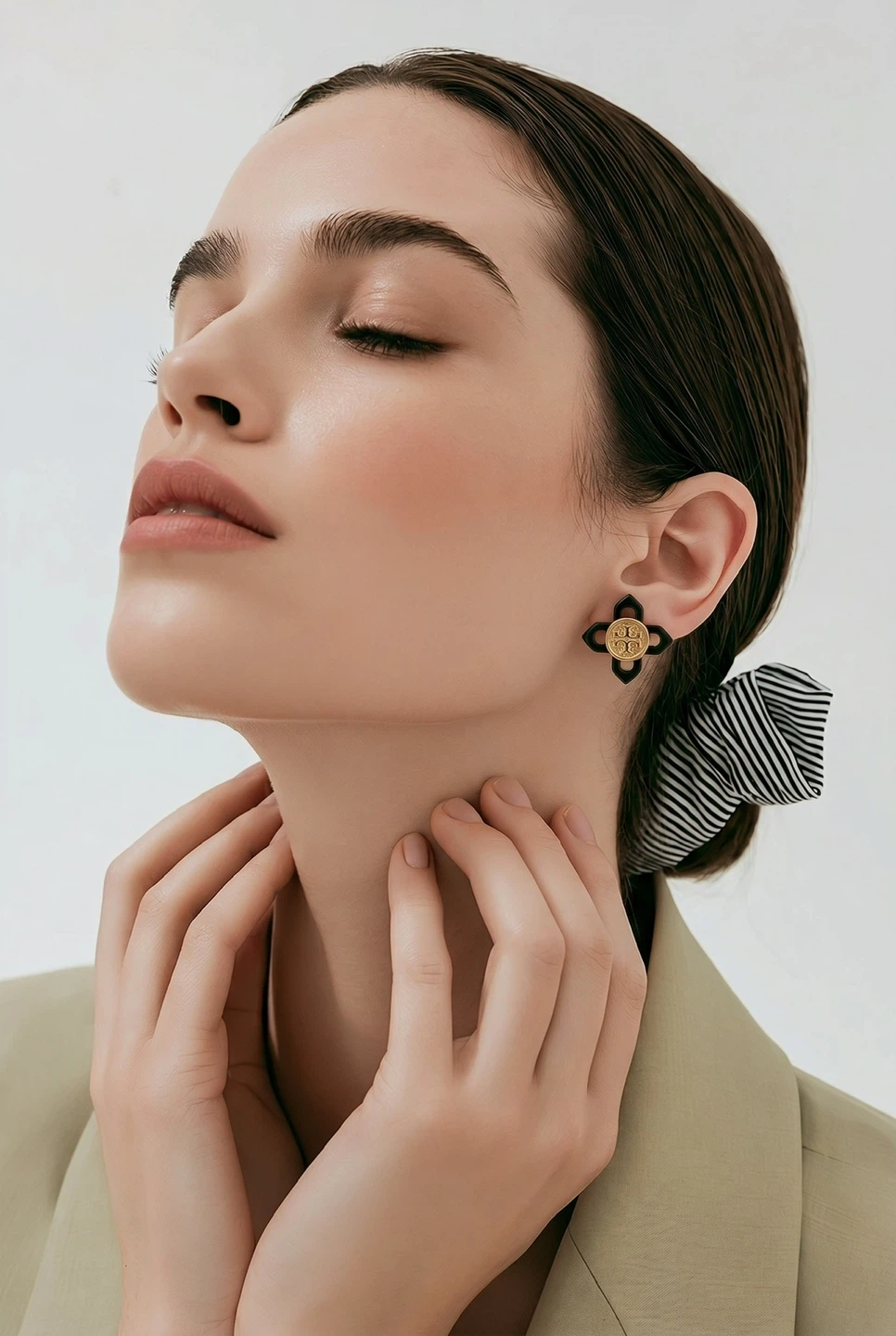 Tory Burch Logo Drop Earrings - photo 3